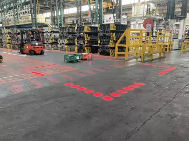 Projecteur LED de marquage au sol pour engins de chantier